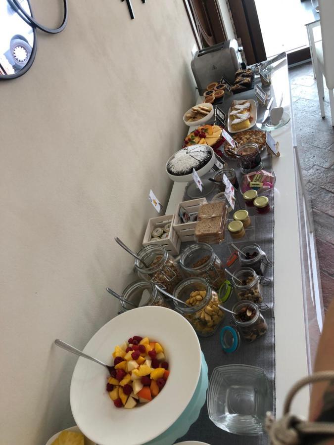 La Terrazza Sulle Vigne B&B Corte Franca Dış mekan fotoğraf