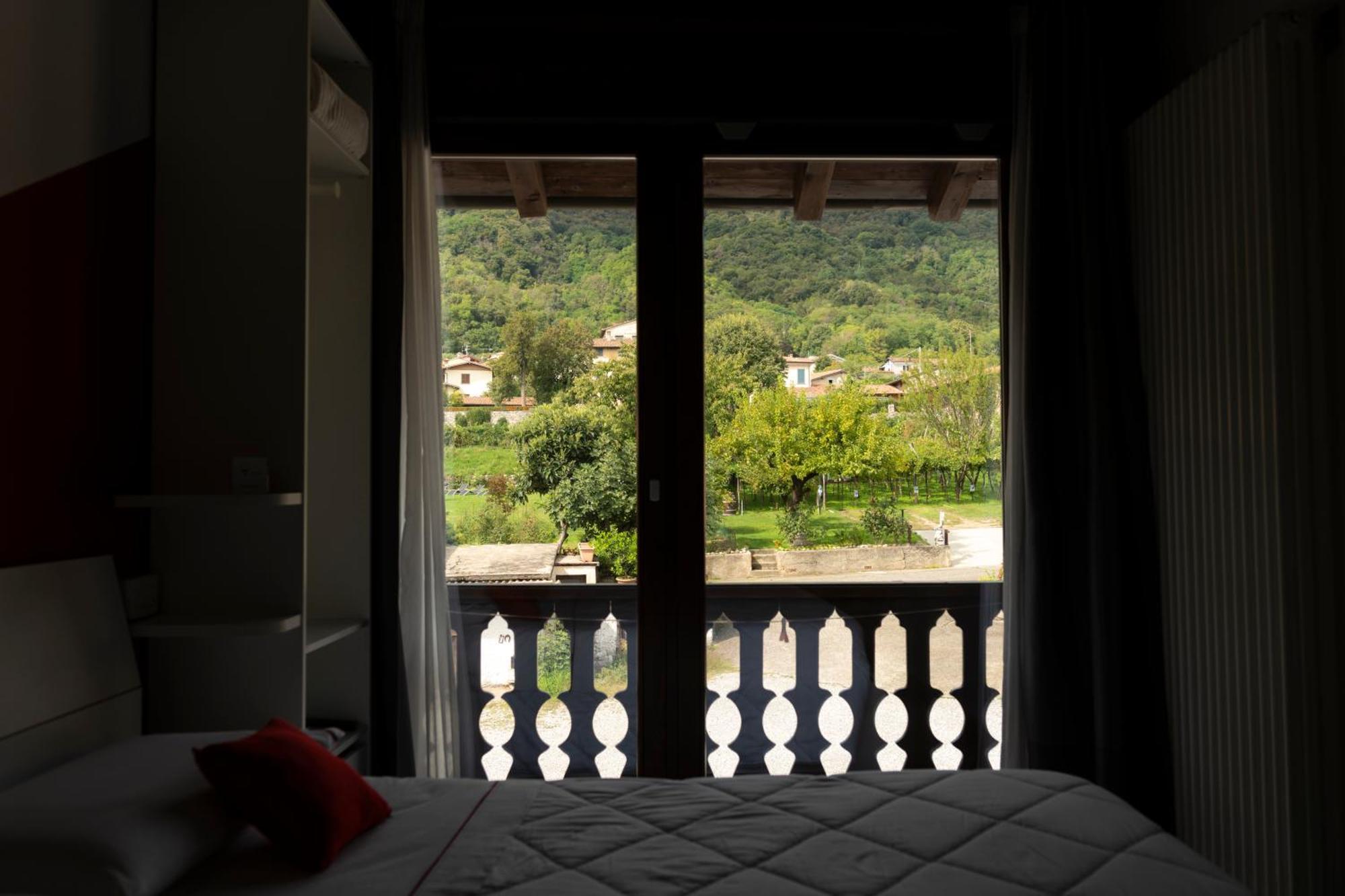 La Terrazza Sulle Vigne B&B Corte Franca Dış mekan fotoğraf
