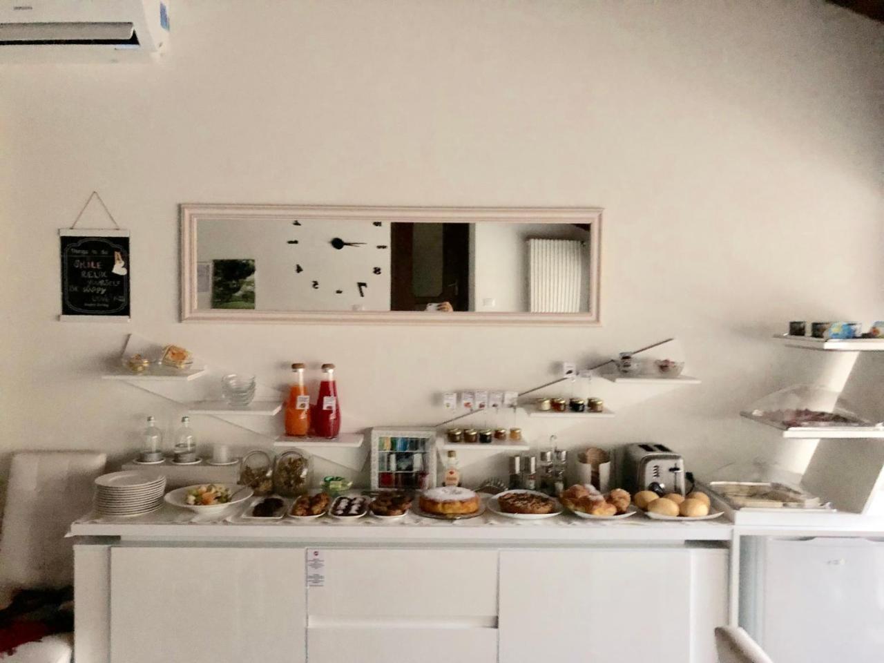 La Terrazza Sulle Vigne B&B Corte Franca Dış mekan fotoğraf